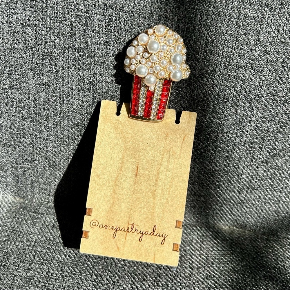 Red White Gold Rhinestone Popcorn Bucket Fashion Brooch Pin - Picture 15 of 17